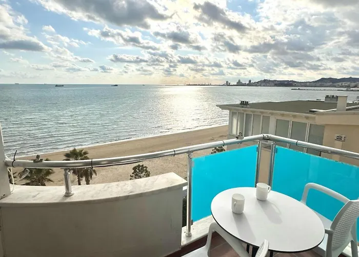 Redi\'S Luxurious Seaside Full View Apartments