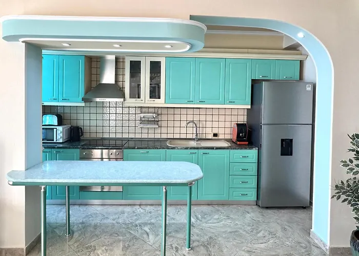 Redi\'S Luxurious Seaside Full View Apartments