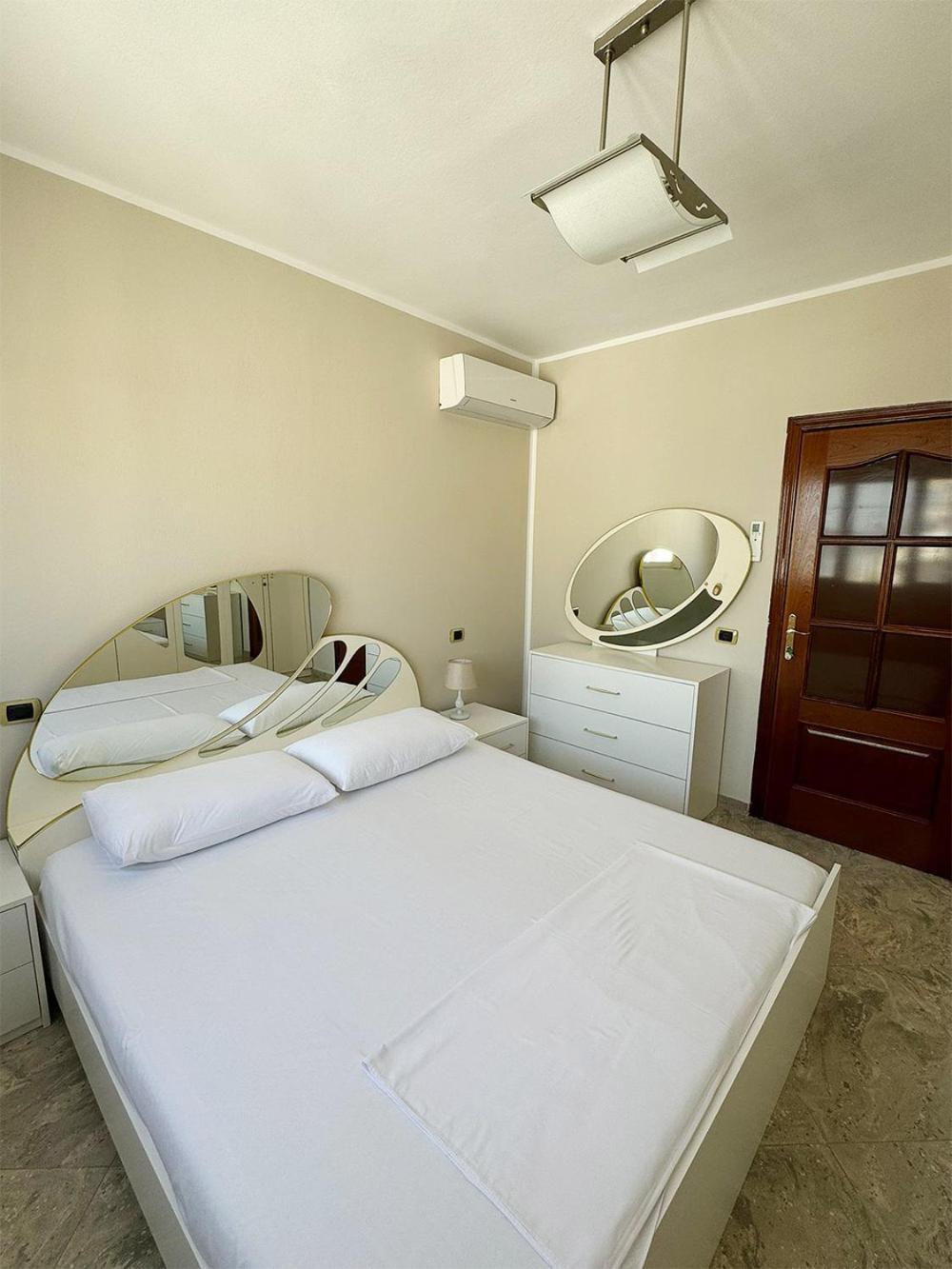 Redi's Luxurious Seaside Full View Appartamento