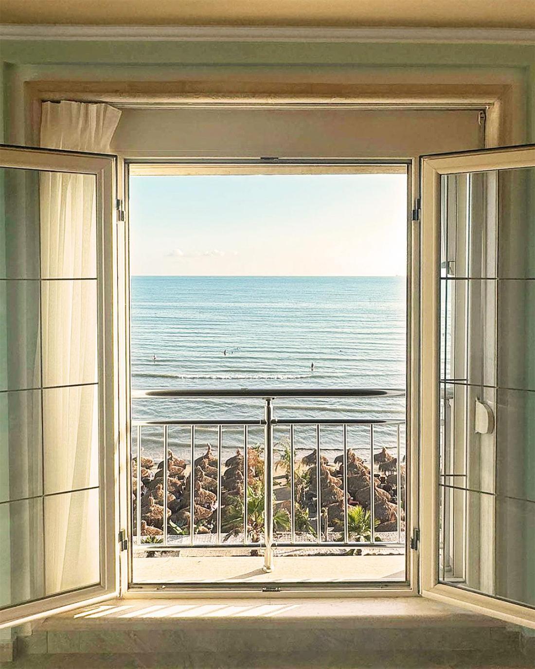 Redi's Luxurious Seaside Full View * Durres