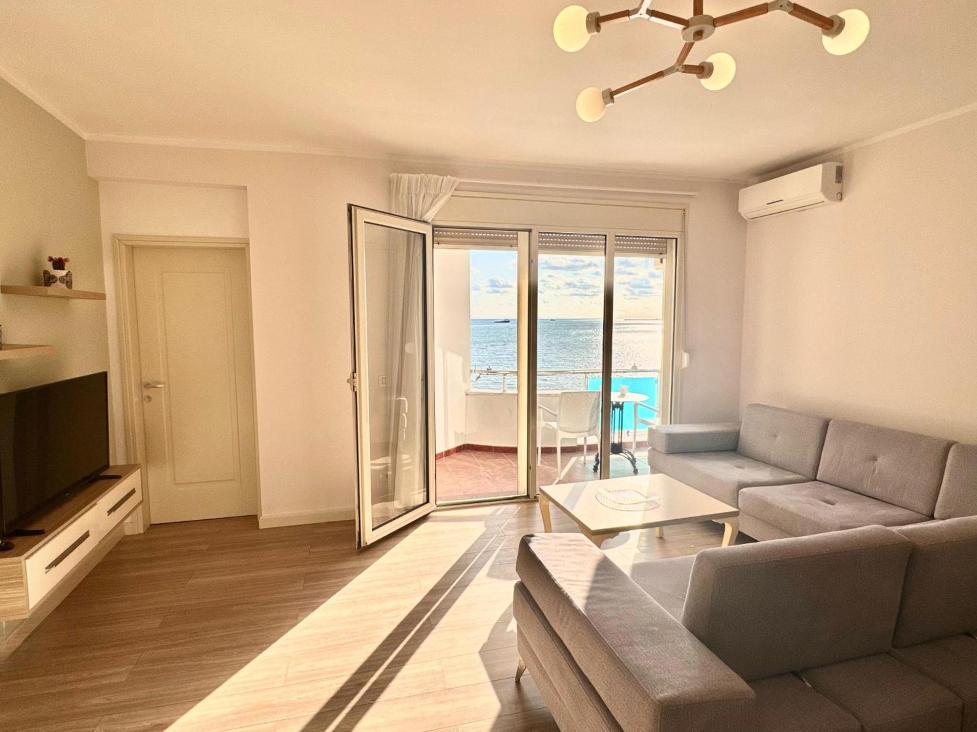 Apartment Redi's Luxurious Seaside Full View Durres