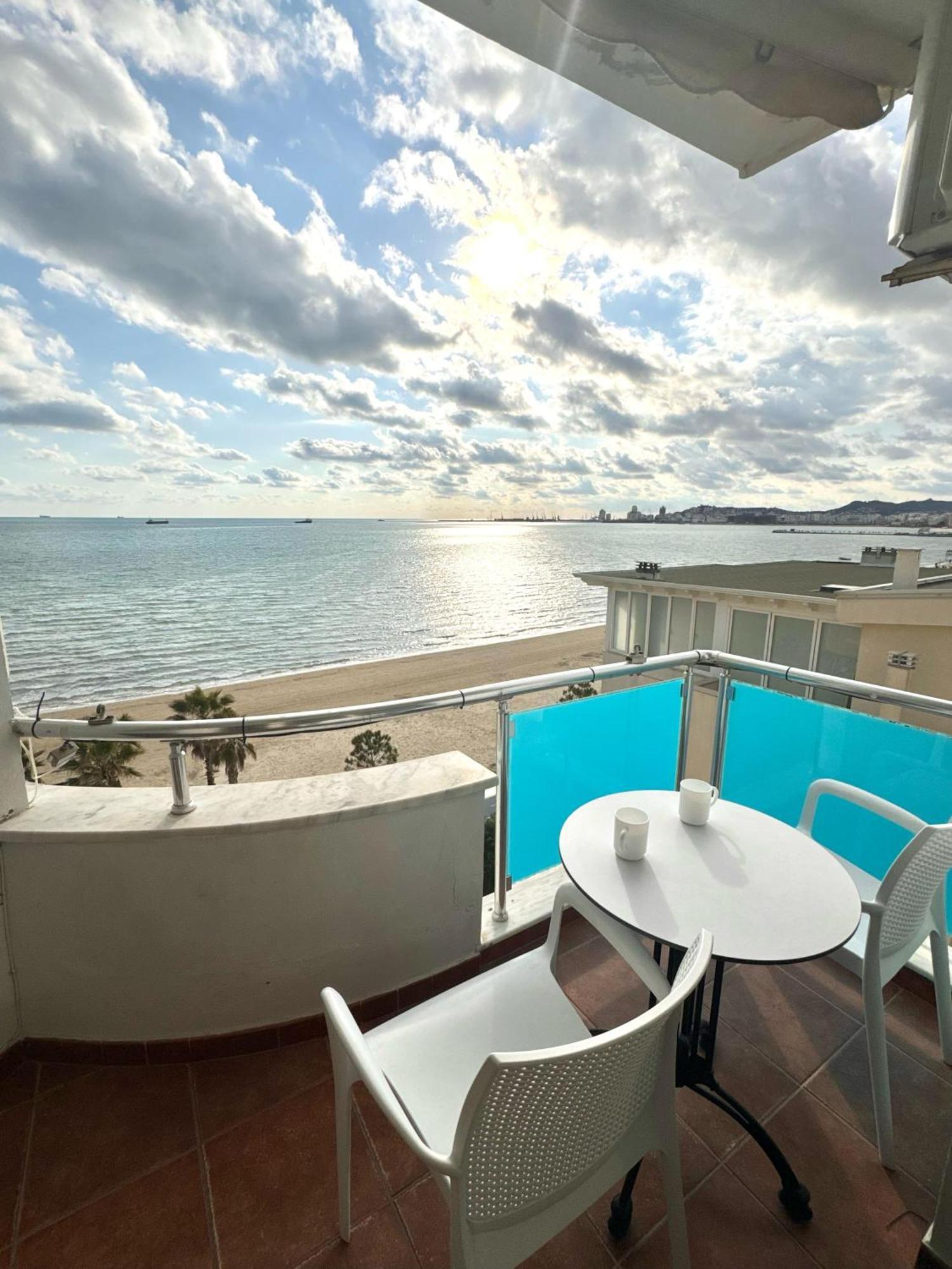 Redi's Luxurious Seaside Full View * Durres