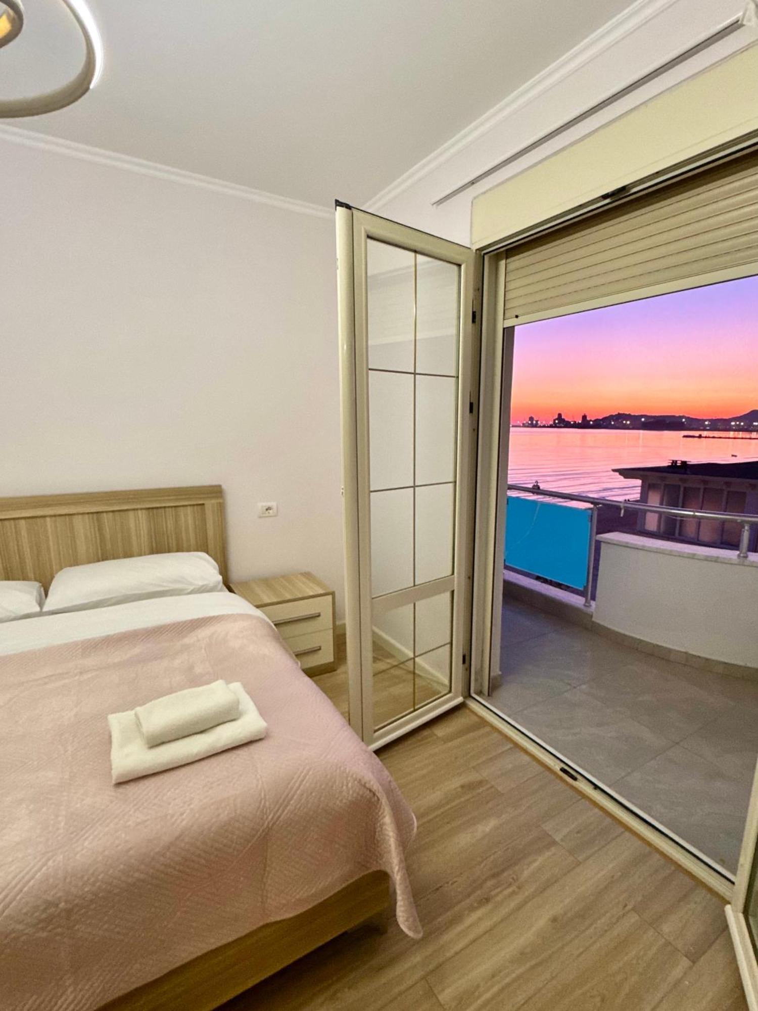 Redi's Luxurious Seaside Full View Durres