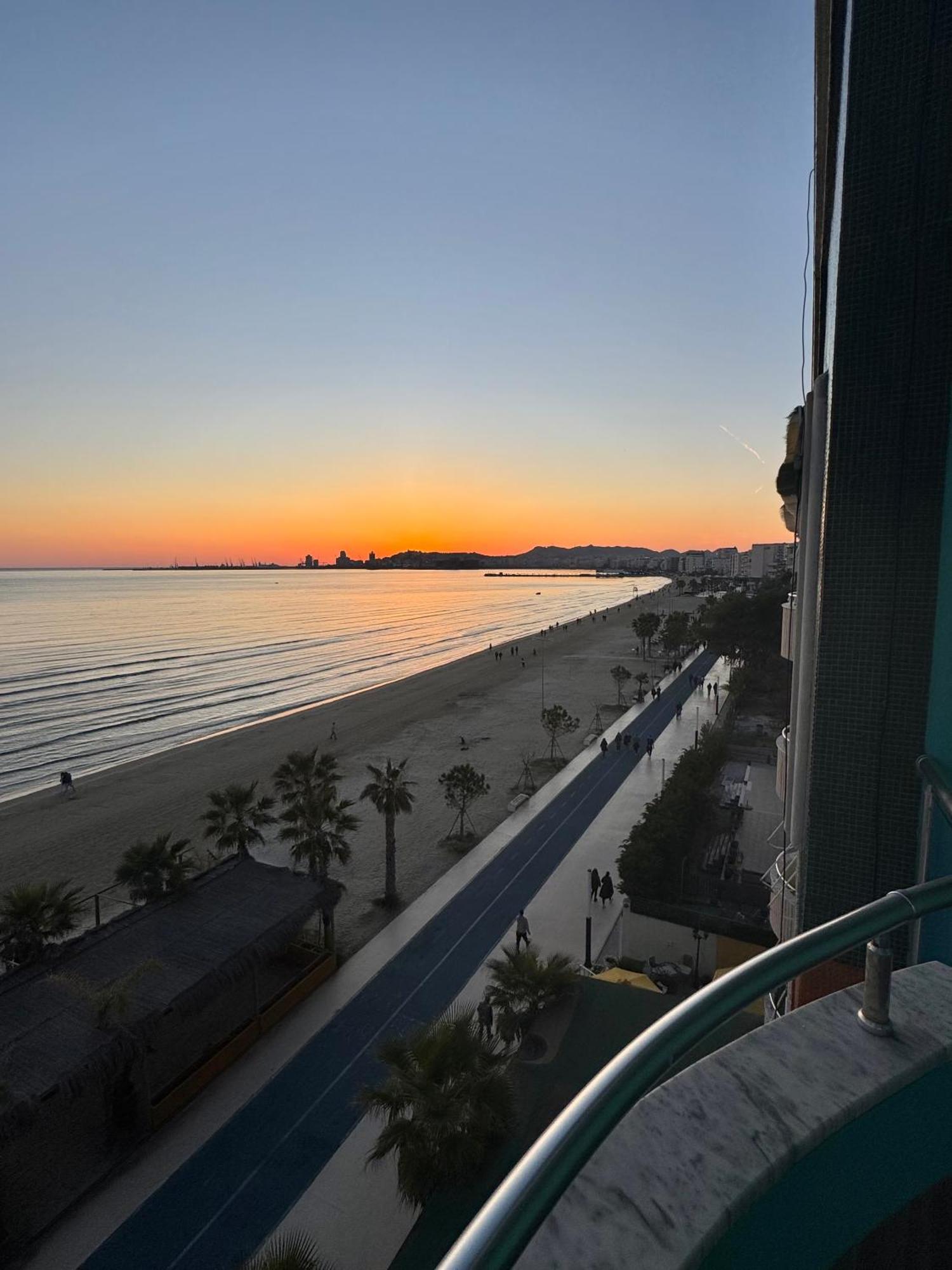 Redi's Luxurious Seaside Full View Apartment Durres