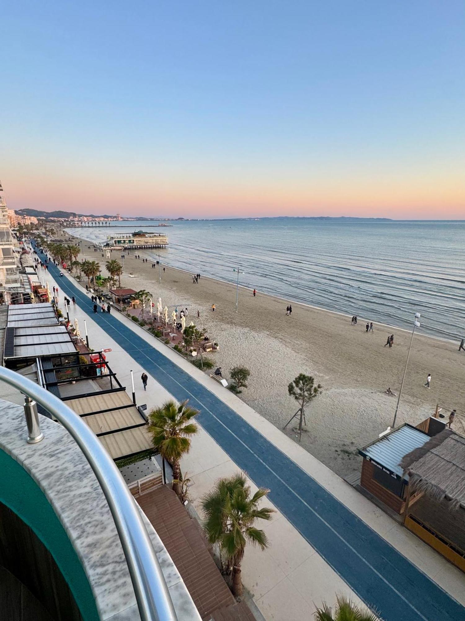 Redi's Luxurious Seaside Full View